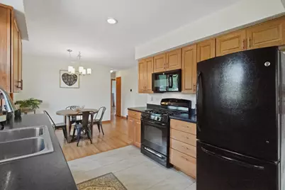W152N5427  Badger Dr, Menomonee Falls, WI 53051 - Photo 7