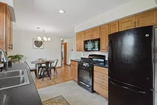 W152N5427 Badger Dr, Menomonee Falls, WI 53051 - Photo 7