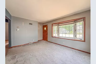 1107 E Moreland Blvd, Waukesha, WI 53186 - Photo 9