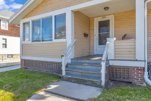 1021 Bluff Ave, Sheboygan, WI 53081 - Photo 3