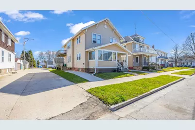 1021  Bluff Ave #1019, Sheboygan, WI 53081 - Photo 1