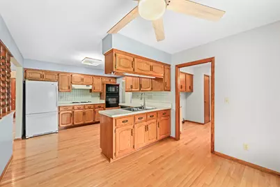 17850  St James Rd, Brookfield, WI 53045 - Photo 5