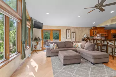 W318N1050  Huckleberry Way, Delafield, WI 53018 - Photo 23