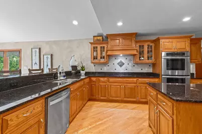 W318N1050  Huckleberry Way, Delafield, WI 53018 - Photo 17