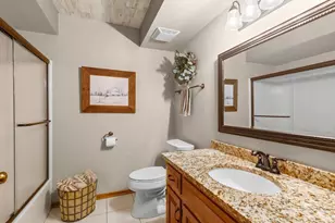 W318N1050 Huckleberry Way, Delafield, WI 53018 - Photo 53