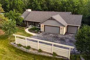 W318N1050 Huckleberry Way, Delafield, WI 53018 - Photo 99