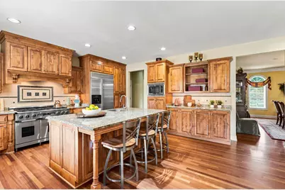 2125  Carriage Hills Dr, Delafield, WI 53018 - Photo 25