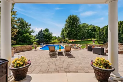 2125  Carriage Hills Dr, Delafield, WI 53018 - Photo 91