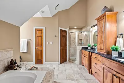 2125  Carriage Hills Dr, Delafield, WI 53018 - Photo 59