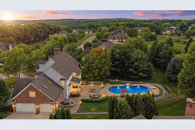 2125  Carriage Hills Dr, Delafield, WI 53018 - Photo 3