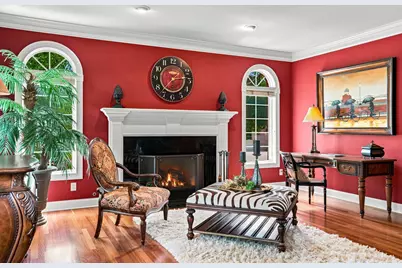 2125  Carriage Hills Dr, Delafield, WI 53018 - Photo 41