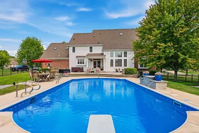 2125  Carriage Hills Dr, Delafield, WI 53018 - Photo 97