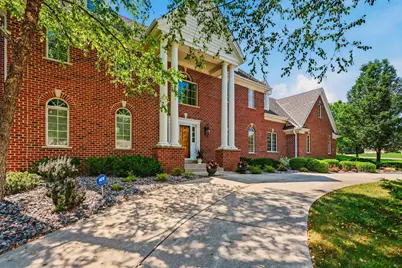2125  Carriage Hills Dr, Delafield, WI 53018 - Photo 13