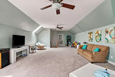2125  Carriage Hills Dr, Delafield, WI 53018 - Photo 67