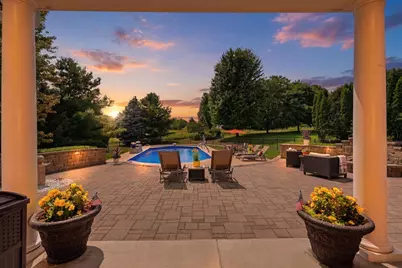 2125  Carriage Hills Dr, Delafield, WI 53018 - Photo 5