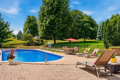 2125  Carriage Hills Dr, Delafield, WI 53018 - Photo 93