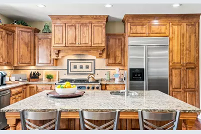 2125  Carriage Hills Dr, Delafield, WI 53018 - Photo 21