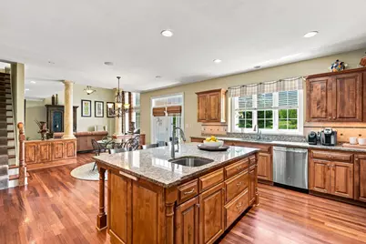2125  Carriage Hills Dr, Delafield, WI 53018 - Photo 29