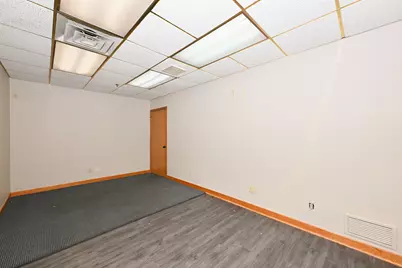 2121 S 55th St, West Allis, WI 53219 - Photo 15