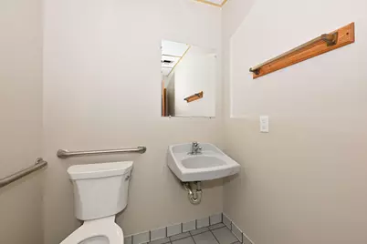 2121 S 55th St, West Allis, WI 53219 - Photo 17