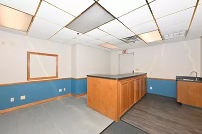 2121 S 55th St, West Allis, WI 53219 - Photo 9