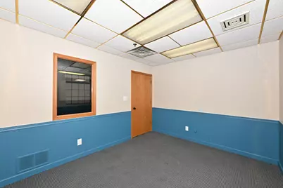2121 S 55th St, West Allis, WI 53219 - Photo 13