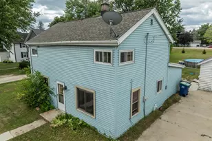 225 W Main St, Newburg, WI 53090 - Photo 27