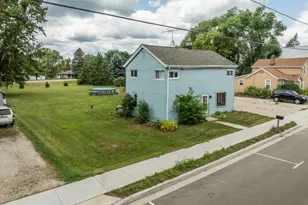 225 W Main St, Newburg, WI 53090 - Photo 23