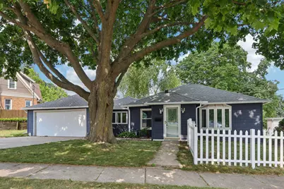 210  Prospect Ave, Pewaukee, WI 53072 - Photo 17