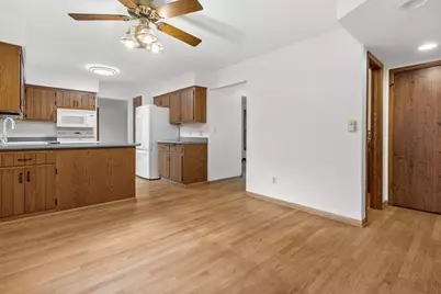 372  Briar Ct, Pewaukee, WI 53072 - Photo 13