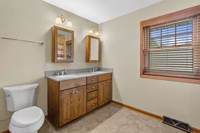 372  Briar Ct, Pewaukee, WI 53072 - Photo 39