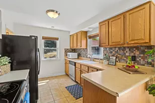 4149 S Whitnall Ave, Milwaukee, WI 53207 - Photo 11