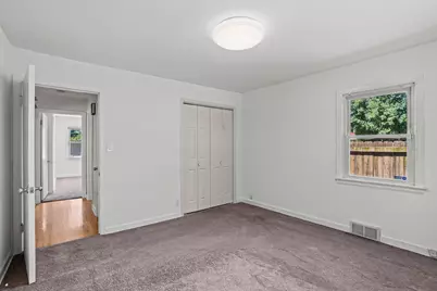 4149 S Whitnall Ave, Milwaukee, WI 53207 - Photo 17