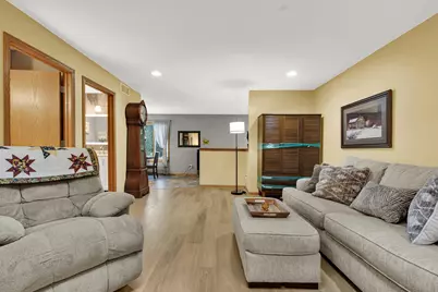 720  Timberline Trl, Hartford, WI 53027 - Photo 9