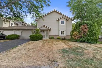 422  Meadowridge Cir, Lake Mills, WI 53551 - Photo 1
