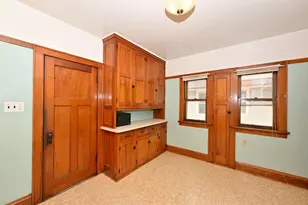 1010 S 58th St, West Allis, WI 53214 - Photo 19