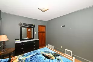 1010 S 58th St, West Allis, WI 53214 - Photo 17