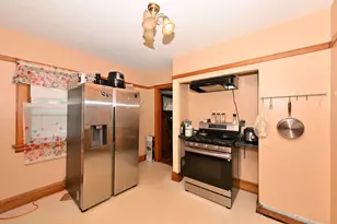 1010 S 58th St, West Allis, WI 53214 - Photo 5