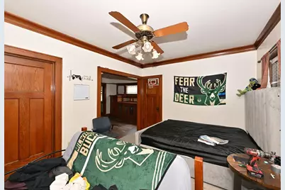 1010 S 58th St, West Allis, WI 53214 - Photo 25