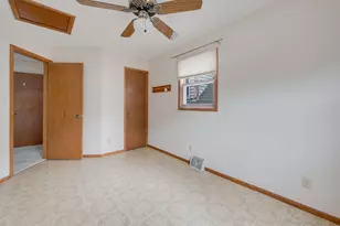 2483 N Newhall Ln, Milwaukee, WI 53211 - Photo 13