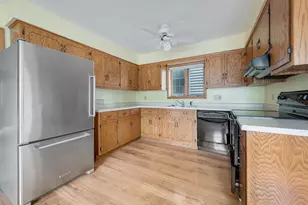 2483 N Newhall Ln, Milwaukee, WI 53211 - Photo 7