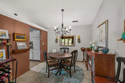 4242 S Ridgewood Ln, Greenfield, WI 53221 - Photo 7