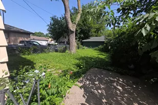 1908 W Fairmount Ave, Milwaukee, WI 53209 - Photo 15