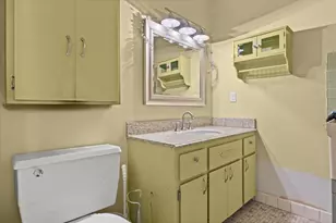 4002 S 91st Pl, Greenfield, WI 53228 - Photo 11
