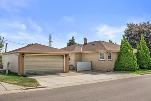 4002 S 91st Pl, Greenfield, WI 53228 - Photo 33