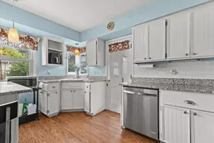 4002 S 91st Pl, Greenfield, WI 53228 - Photo 3