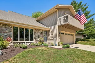 2814 Buckingham Ct, Waukesha, WI 53188 - Photo 3