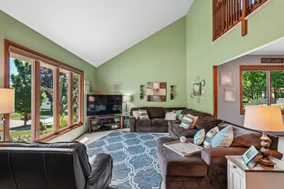 2814  Buckingham Ct, Waukesha, WI 53188 - Photo 5