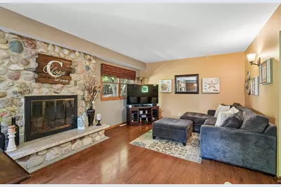 2814  Buckingham Ct, Waukesha, WI 53188 - Photo 13