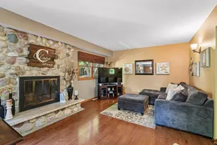 2814 Buckingham Ct, Waukesha, WI 53188 - Photo 13